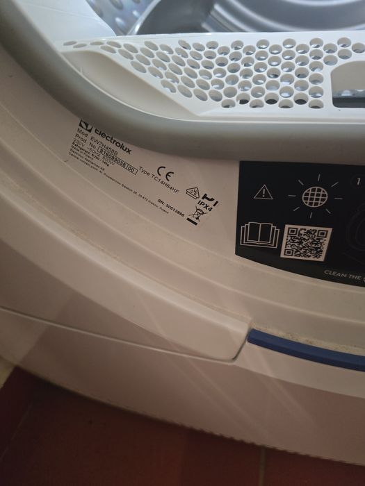 Uscator de rufe ELECTROLUX EW7H458B, Pompa de caldura, 8 kg, 12 progra