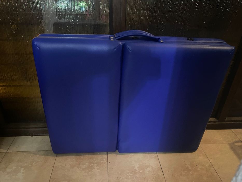 Vand masa de makeup, scaun, oglinda cu leduri, pat de cosmetica,