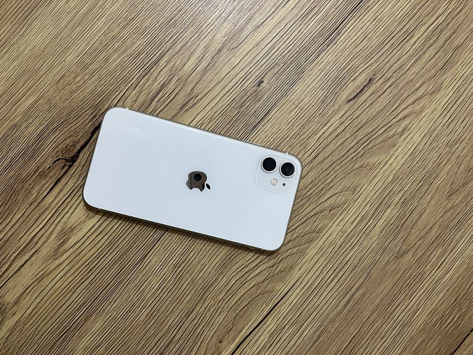 Обменяю  айфон 11 на 128 гб