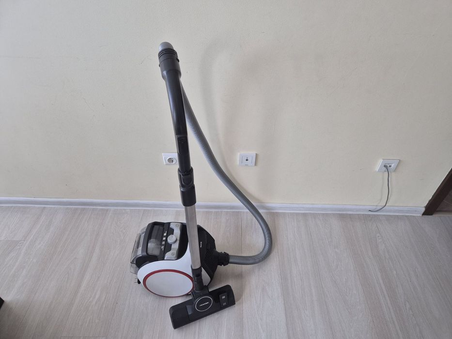 Прахосмукачка Miele Boost CX1
