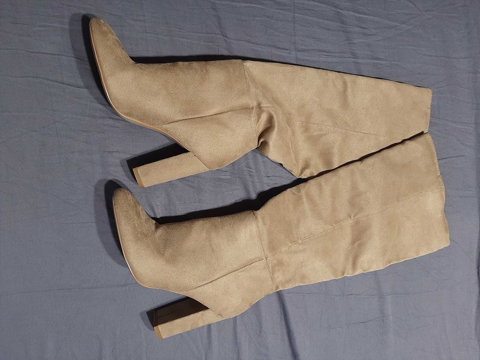 Дамски велурени ботуши