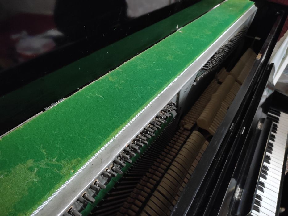 Продам пианино "Ласточка"