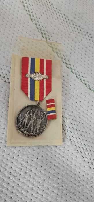 medalii  epoca comunista diverse modele