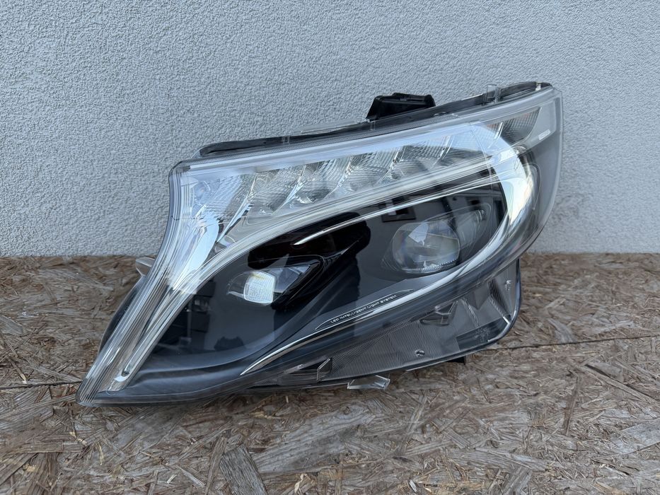 Far stanga Mercedes Vito V Class W447 LED Intelligent Light System