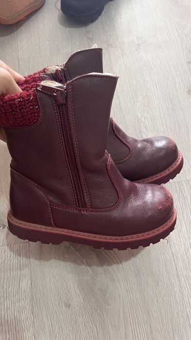 Продам обувь на девочку 28-31 размеры