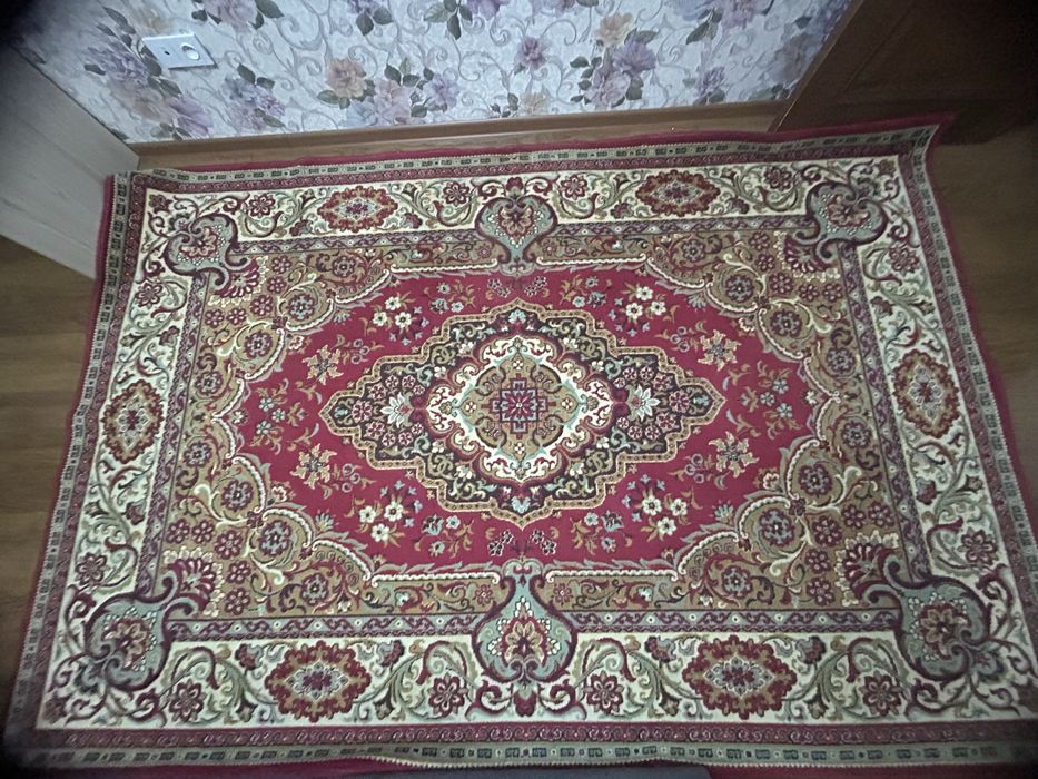 Ковер в хорошем состояний