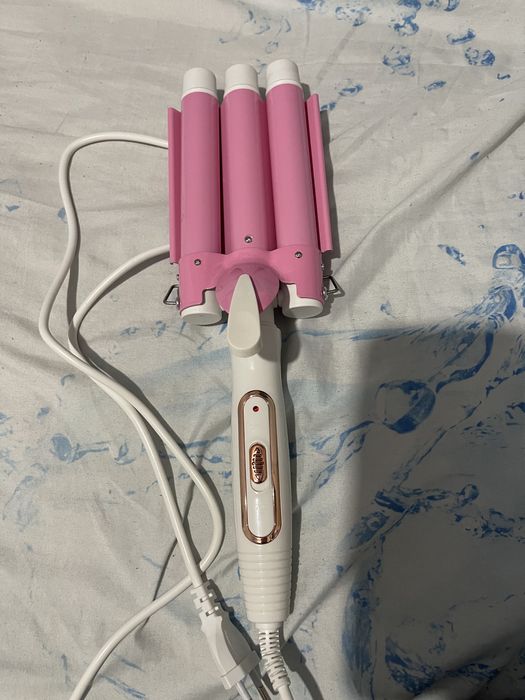 Ondulator cu trei tuburi