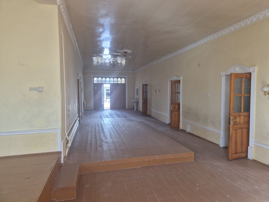 Ховли жой сотилади