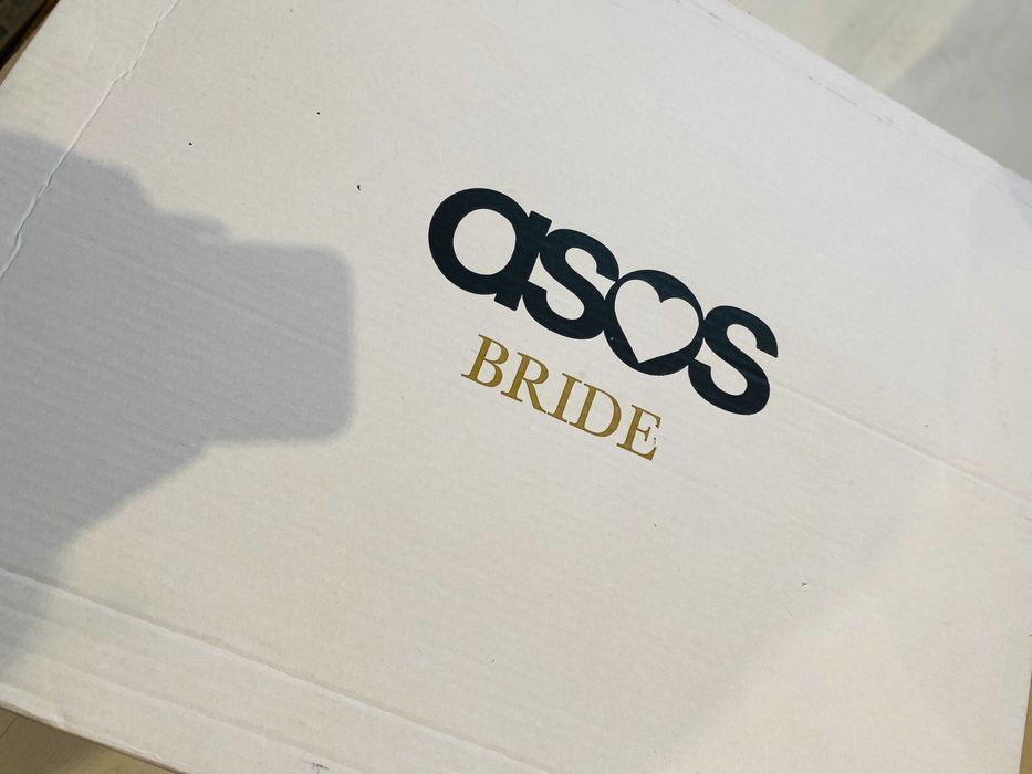 ASOS Bridal бяла сатенена сватбена рокля / булченска рокя 38 размер