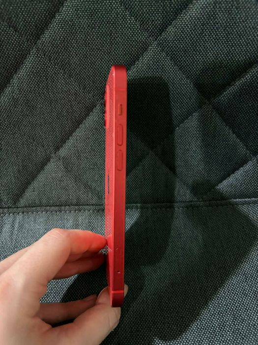 Телефон iPhone 12