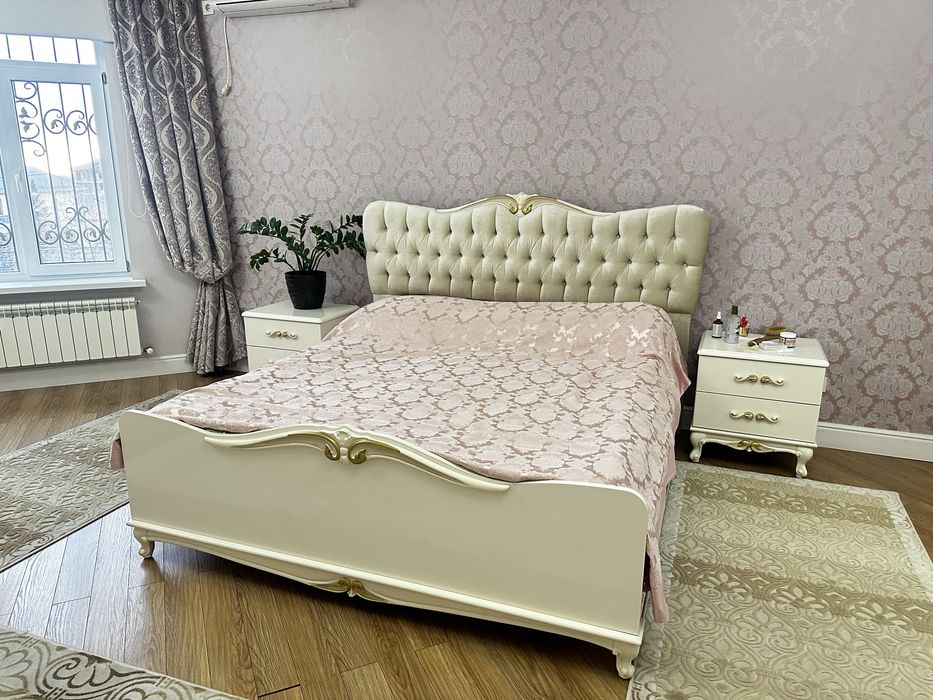 Продается спальный гарнитур