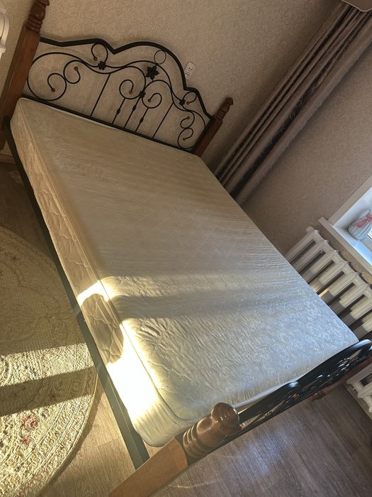 Продам 2 спальную кровать