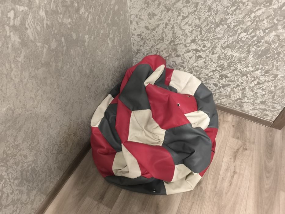 Мягкое кресло пуфик