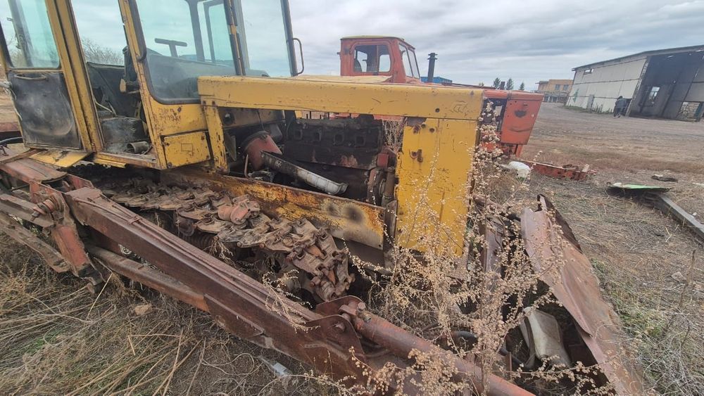 Трактор гусеничный дт 75