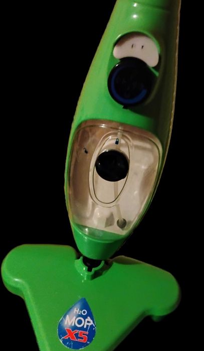 КАТО НОВА парочистачка, цвят зелен. Цена 80 лв.