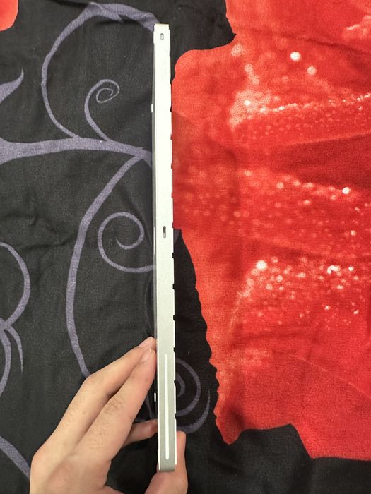 клавиатуру Apple Magic Keyboard