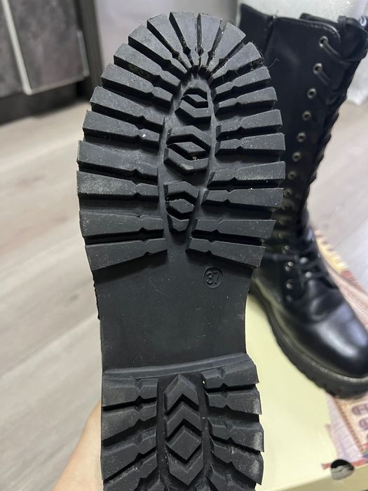 Продаю зимние сапоги