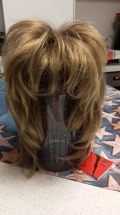 Нова красива перука, не е естествен косъм