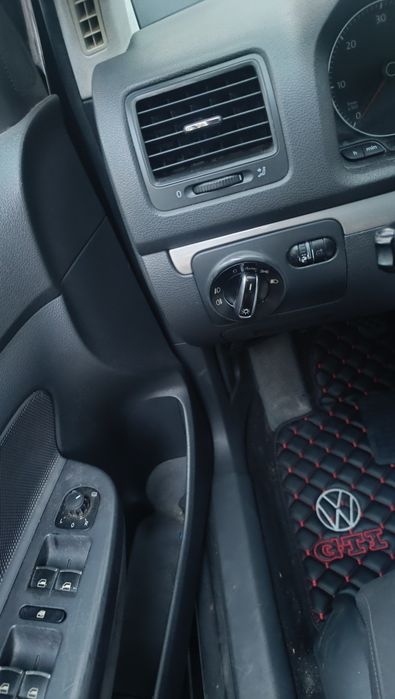 Продавам Голф 5 2.0tdi 140кс. BKD на ЧАСТИ както и Части за други коли