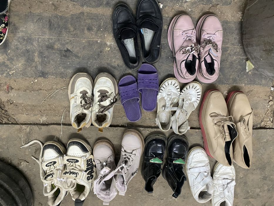 Обуви  детские отдам даром