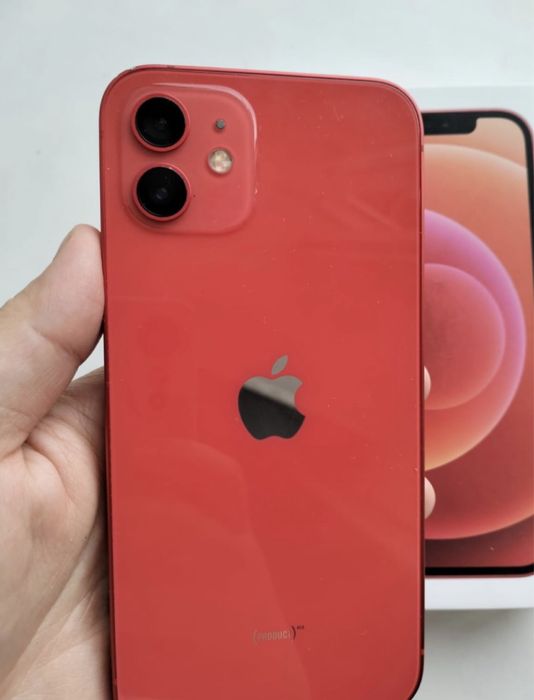 Продам айфон 12