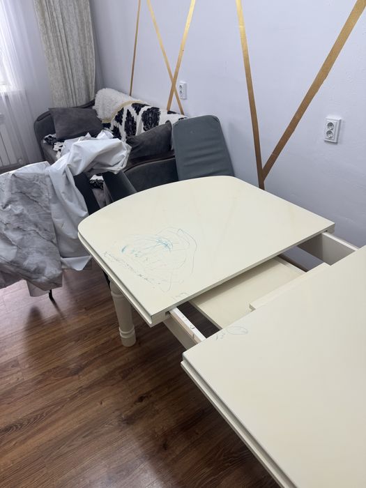 Стол кухонный, обеденный