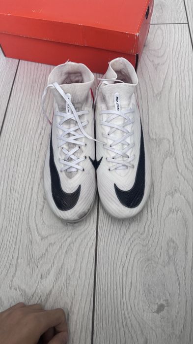 Бутсы-сороконожки