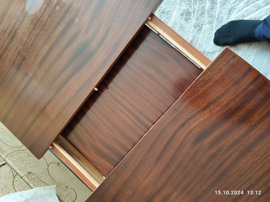 Разтегателна холна маса