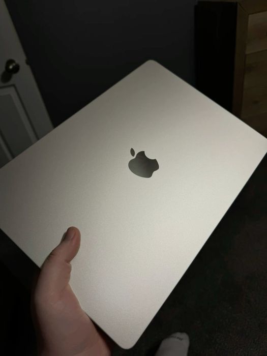 Macbook pro m1 pro 120 fps  48 yaderlik 16/512 20 soatga yetadi quvati