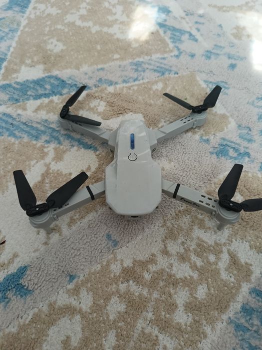 Продам Дрон E99 pro