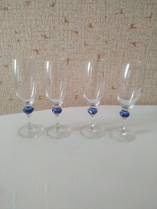 Фужеры для шампанского новые 4 шт