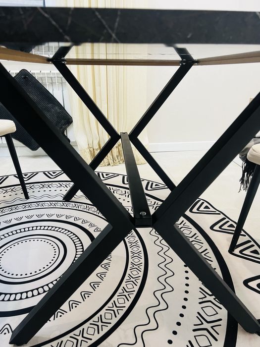 Продам кухонный стол