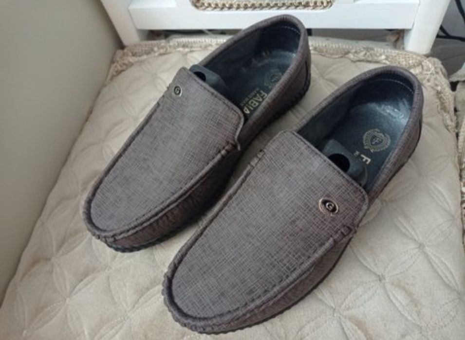 Продам новые мужские туфли Fabiano

Стильные и удобные туфли