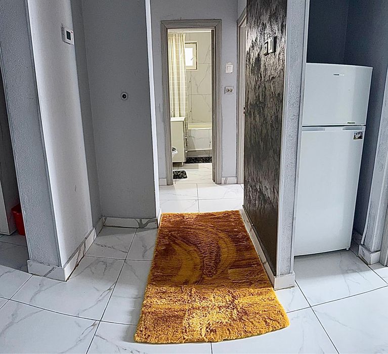 Vand apartament cu 3 camere decomandat