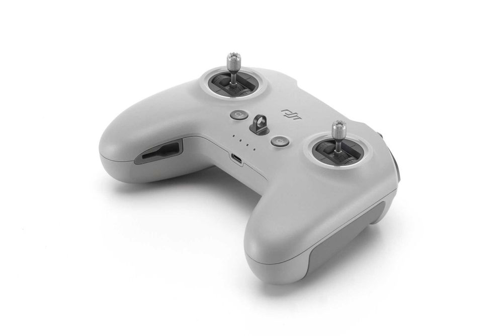 Продавам DJI Goggles 3 и DJI FPV Remote Controller 3 и DJI RC Motion 3
