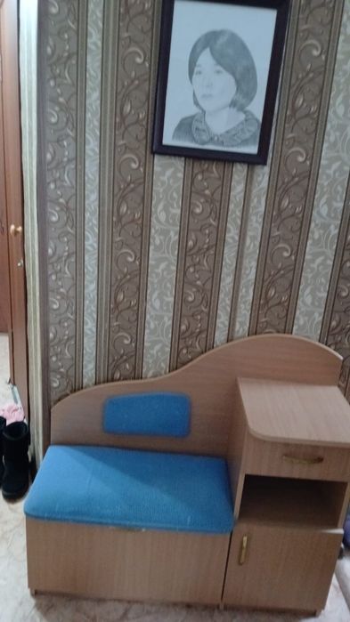 Продам тумбу под телефон и полку