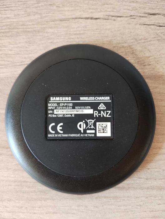 Безжично зарядно за телефон Samsung EP-P1100