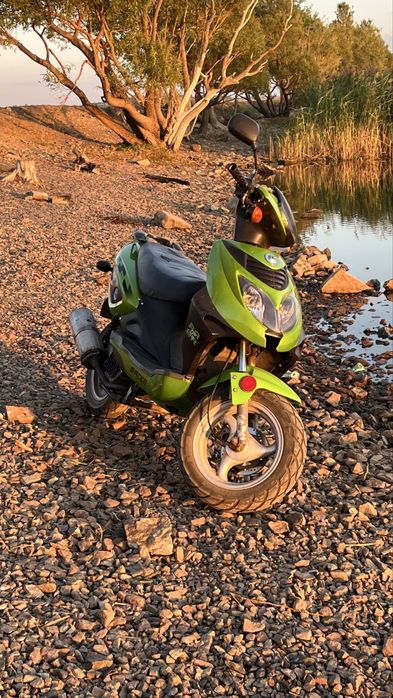 Продам скутер 150куб