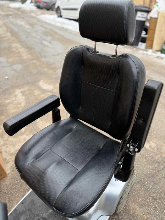 Електрически скутер акумулаторна количка за трудно подвижни