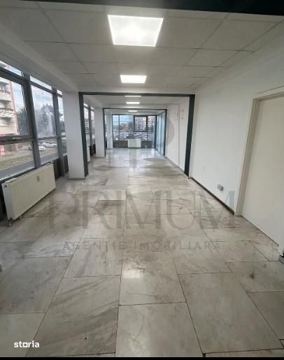 Spatiu Birouri luminos open-space