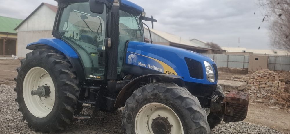 New Holland 6070
