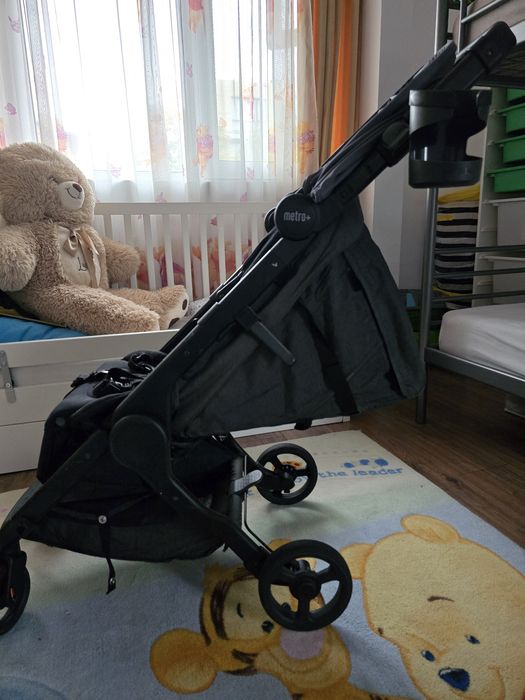 количкa Ergobaby metro + , зимно чувалче,поставка за чаша