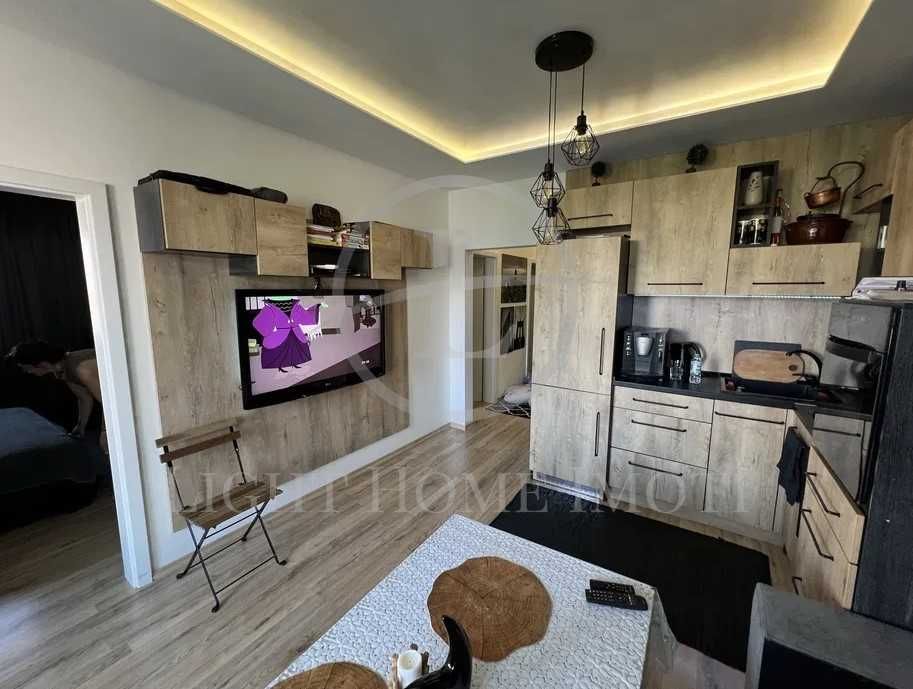 Продава се Четиристаен апартамент в Пловдив, Христо Смирненски - 75 кв.м за 2039 €/кв.м - Снимка #1