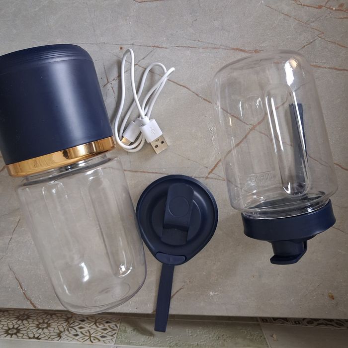 Блендер для смузи и коктейлей