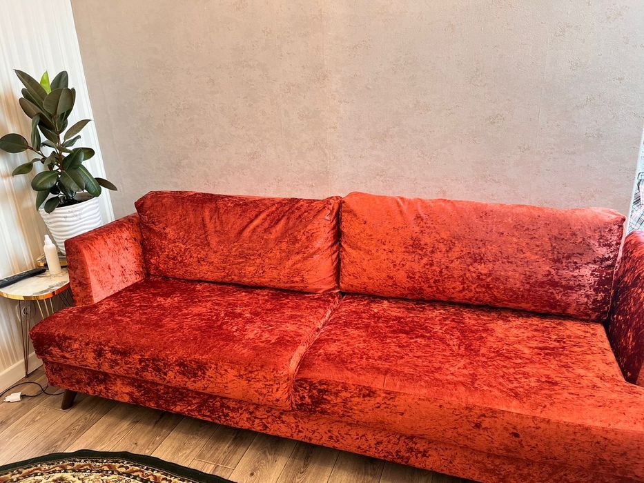 Диван четырехместный