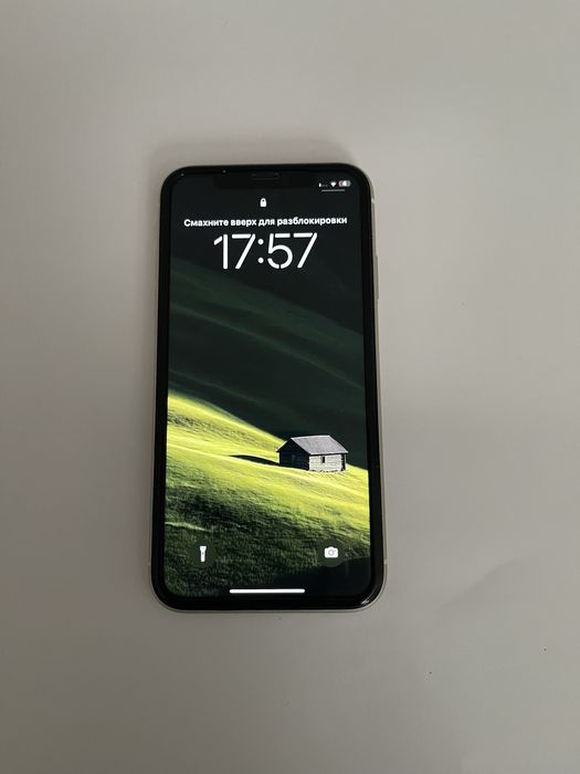 iPhone 11 в отличном состоянии.