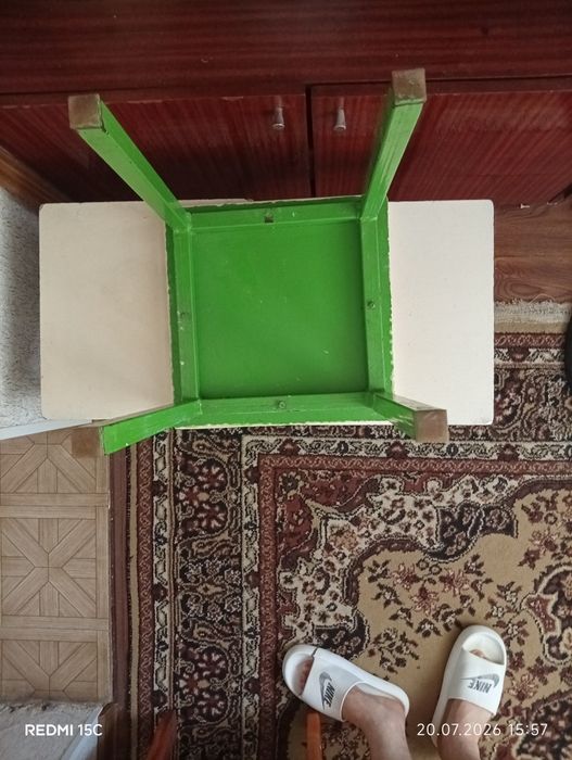 Табуретки с железными ножками