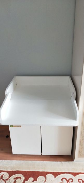 Пеленальный столик