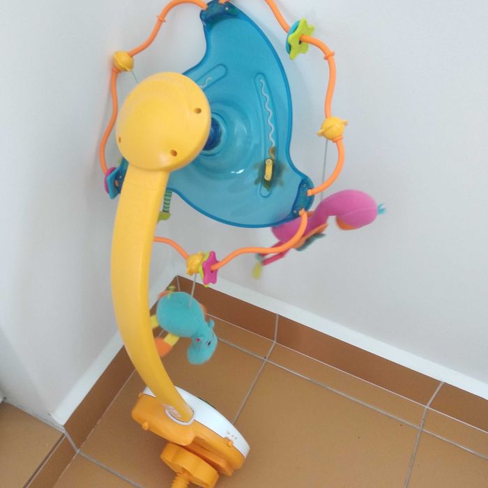 Бебешка музикална играчка за легло
