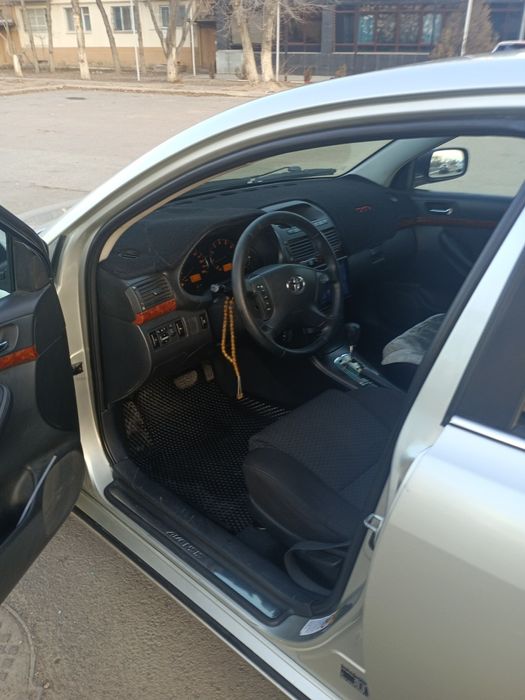 Авенсис продам.в отличном состоянии